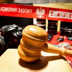 Czy komornik może sprzedać mieszkanie z hipoteką? Sprawdź, co musisz wiedzieć