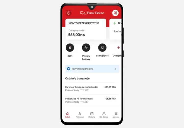 Ekran aplikacji mobilnej Banku Pekao SA z widokiem konta, dostępnymi środkami i ostatnimi transakcjami.