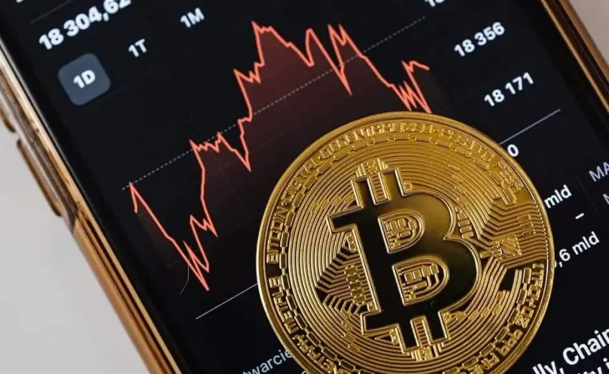Czy warto jeszcze inwestować w bitcoin? Sprawdź ryzyko i potencjał